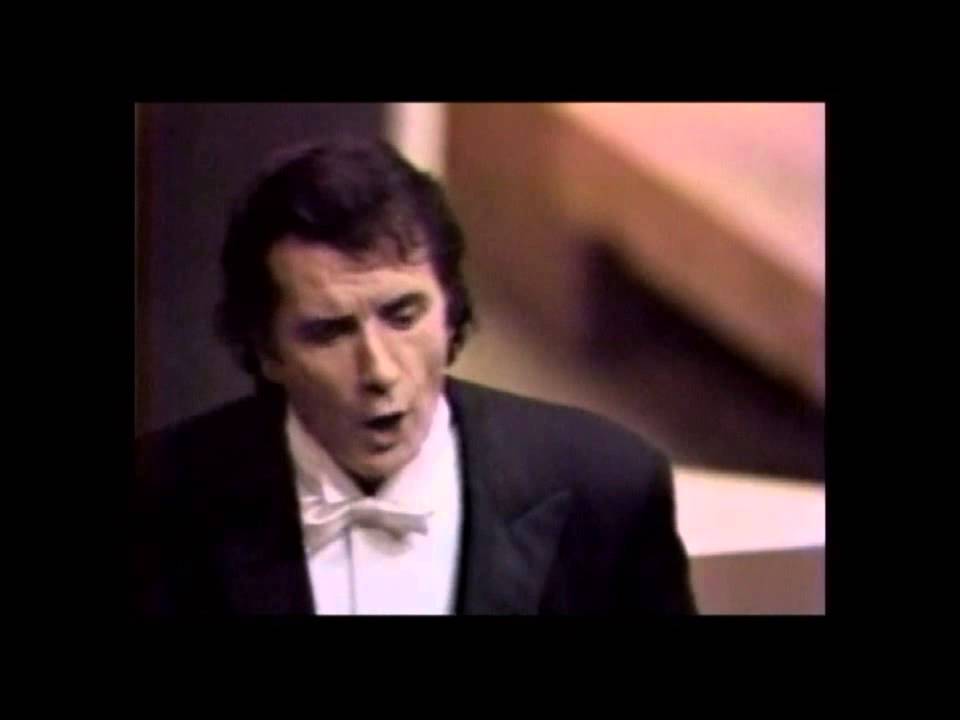 Franco Corelli - Tu, ca' nun chiagne! & A vucchella.  Live HD