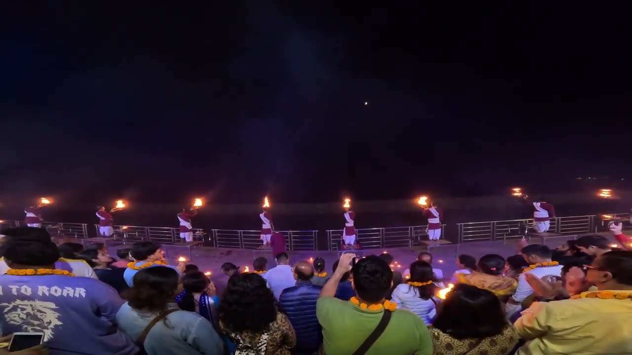 Mesmerizing Ganga Aarti at Triveni Ghat, Rishikesh | Divine Evening Ritual by the Holy Ganges