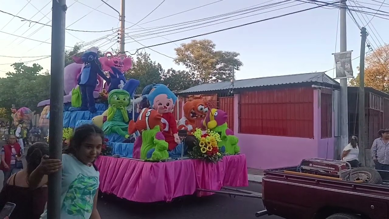 ACOMPAÑENOS AL DESFILE DE LAS FIESTAS PATRONALES DE LOURDES 🎊✨