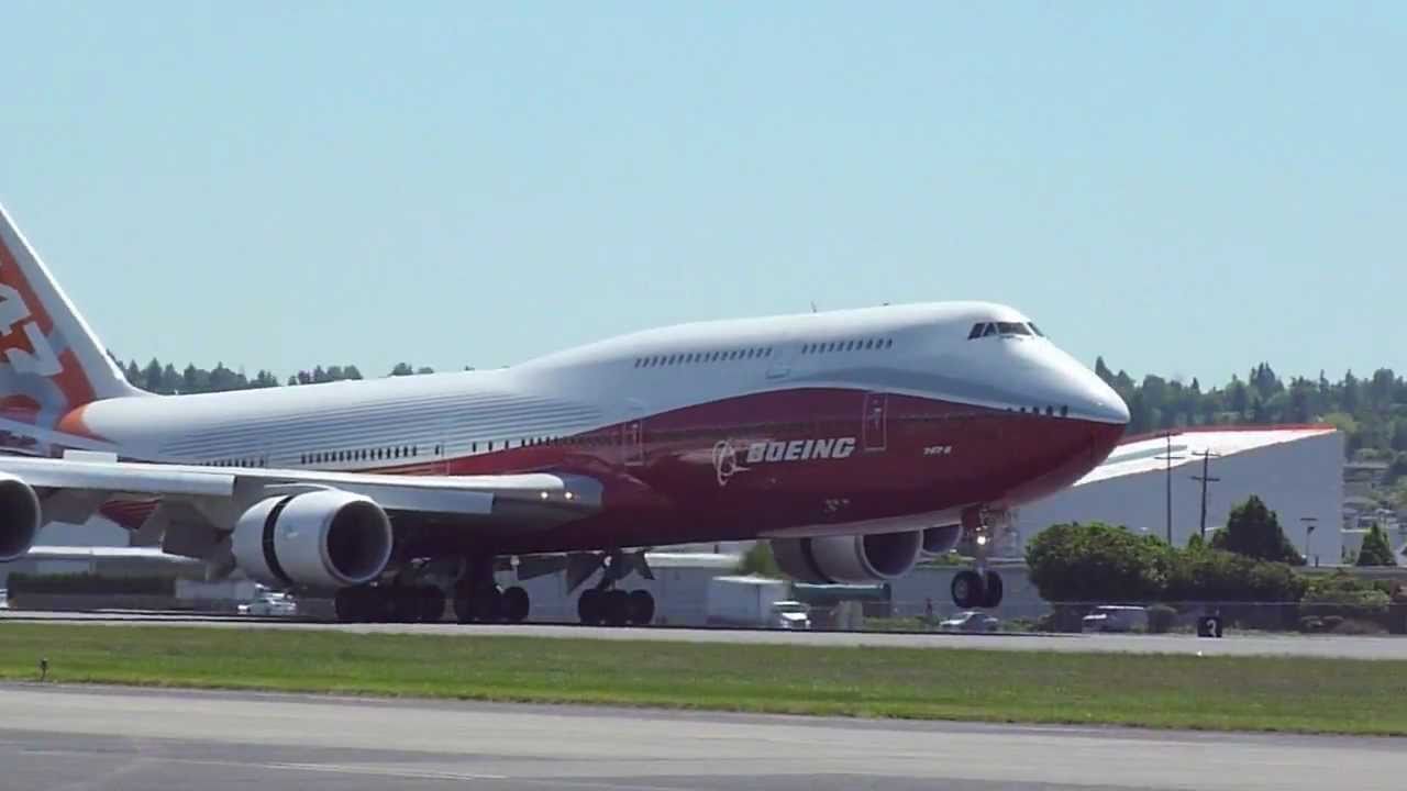 Boeing 747-8I Intercontinental. Taxi takeoffs and landing at KBFI Seattle