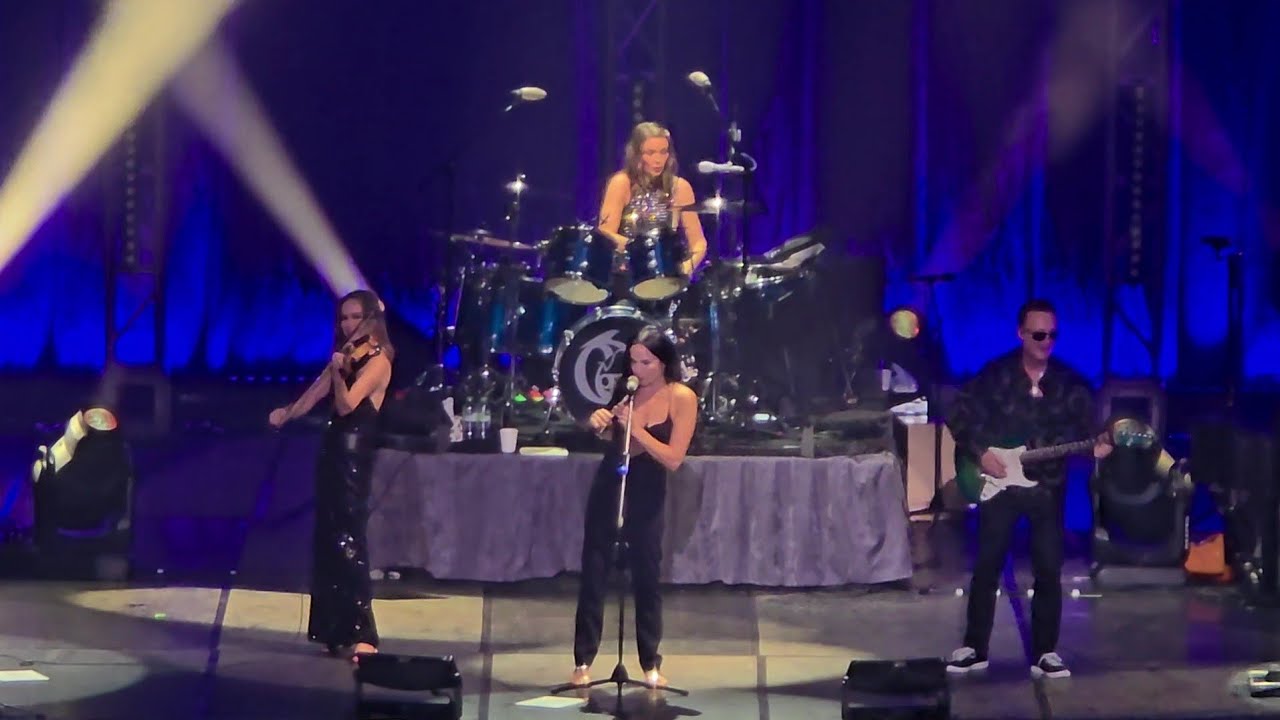 akhirnya bisa nonton sang legenda THE CORRS (full concert)
