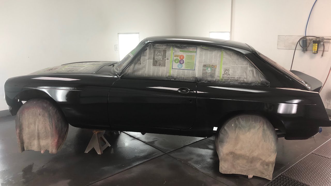 Painting the MGBGT, the black is on