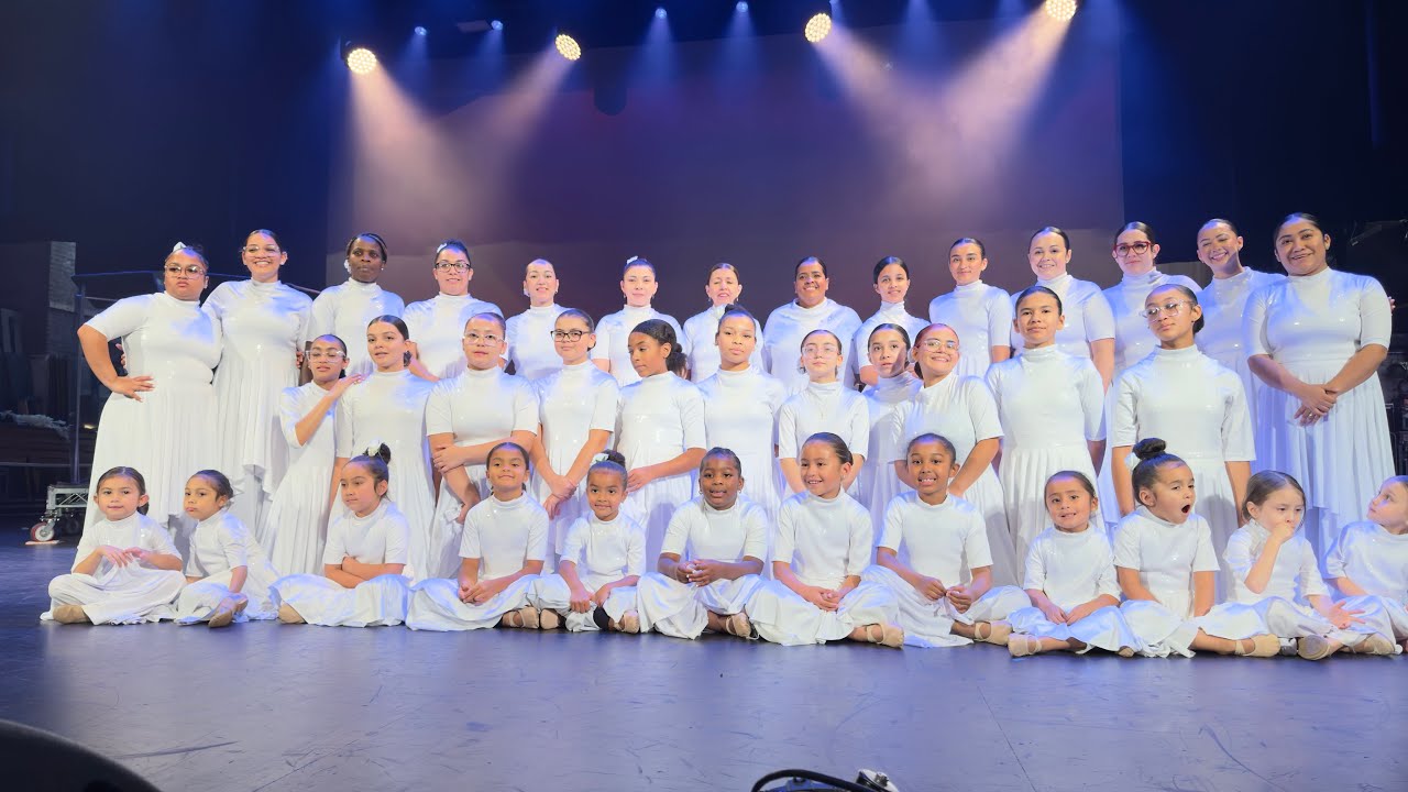 The Blessing Praise Dance / Danza