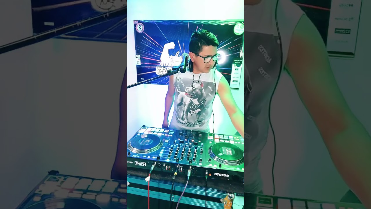 TURBO DJ EN VIVO ROCKOLA Y RETROCHICHA