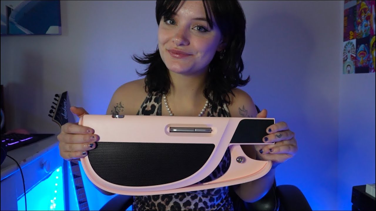 Singing &ldquo;Birds Of A Feather&rdquo; on a stringless guitar