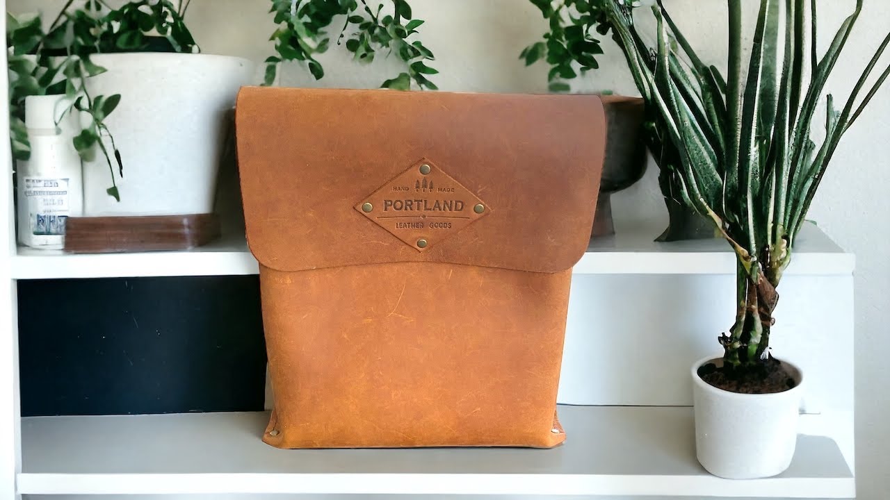 Portland Leather Goods Hawkeye Satchel - What fits - An unboxing?
