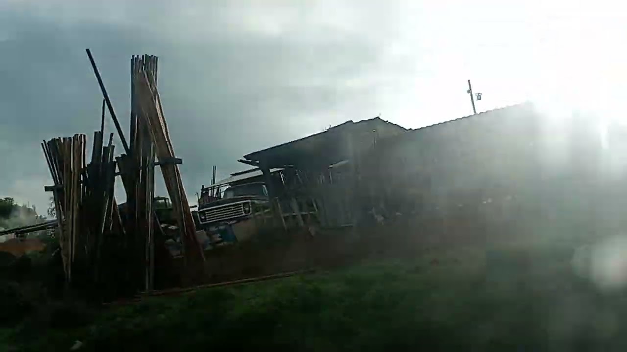#Lasso en #Latacunga, #Cotopaxi Tráfico DESCARADO de madera 12012026