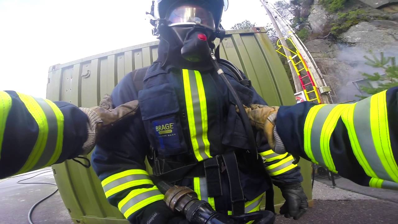 Haakonsvern brannstasjon - røykdykkerøvelse