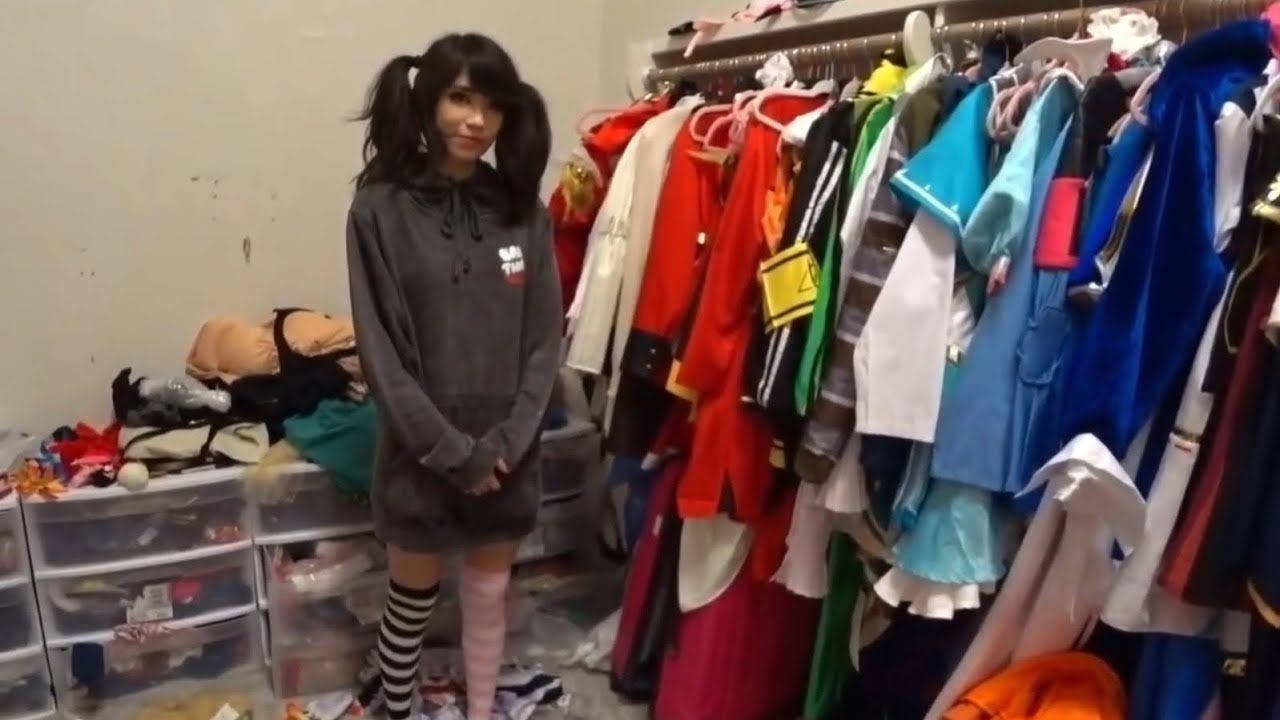 Emiru&rsquo;s Cosplay Addiction