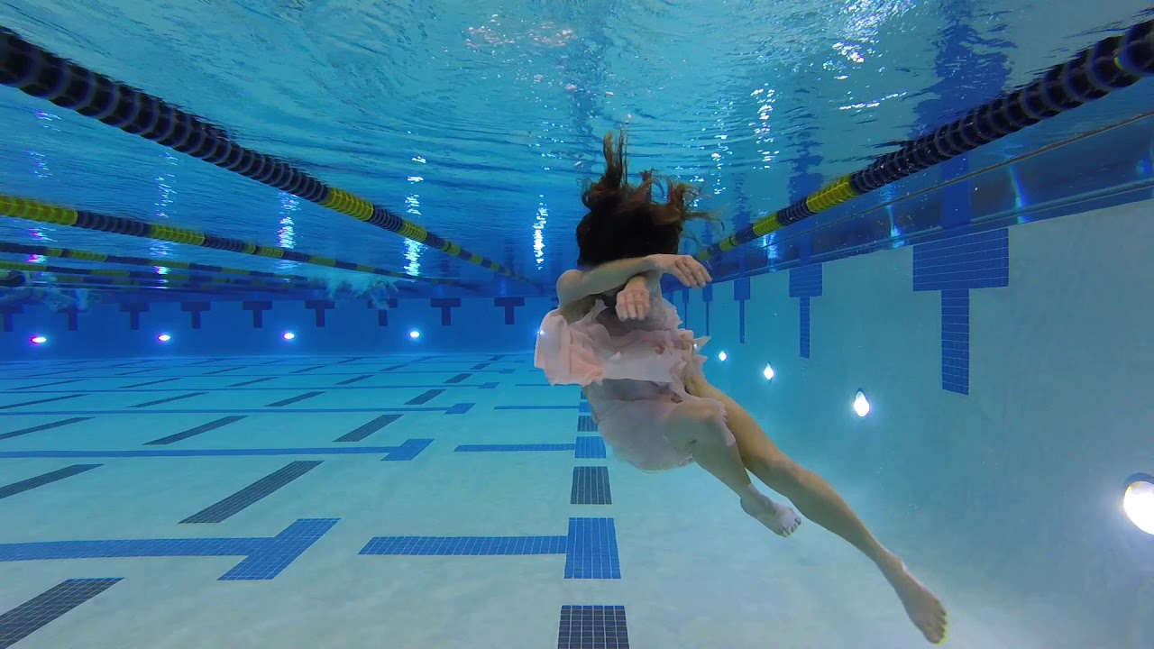 Underwater Study: hair movement Gymnop&eacute;die No 1