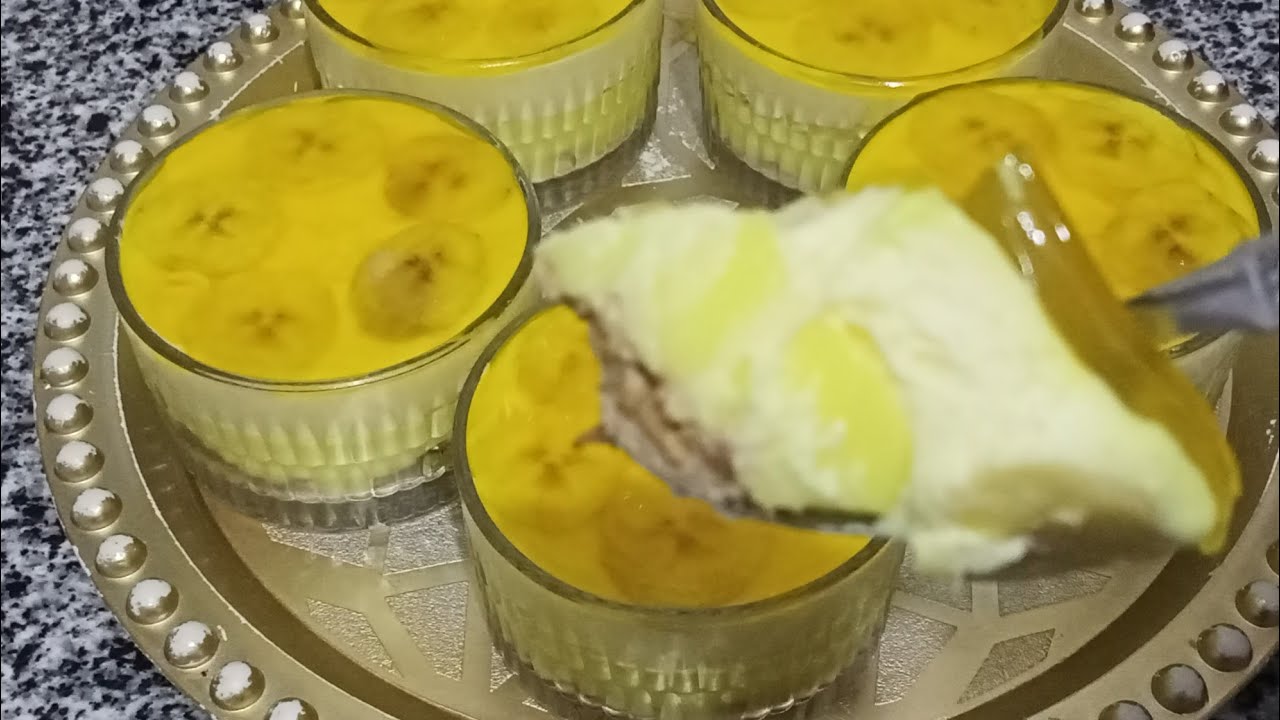 نساي عليك جميع التحليات 🍮وتعالي جربي  هادي تحلية باربع طبقات كتجي كريمية  وبنينة 😋بمقادير بسيطة 