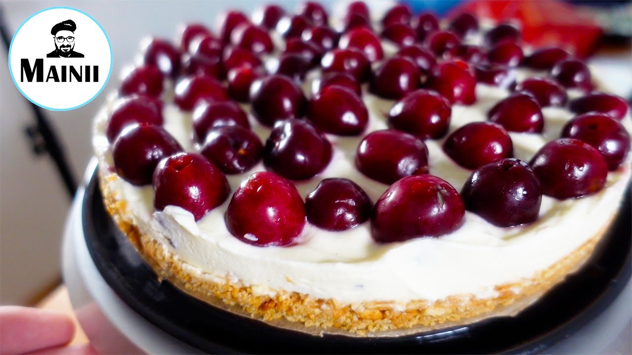 Torte ohne Backen mit Keksboden, Quarkcreme und Kirschen / no bake