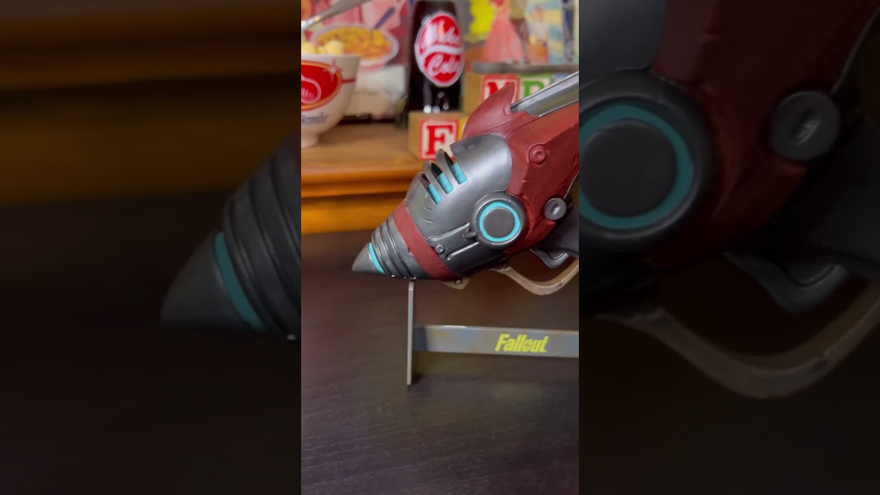 Unboxing the Fallout ALIEN BLASTER💥