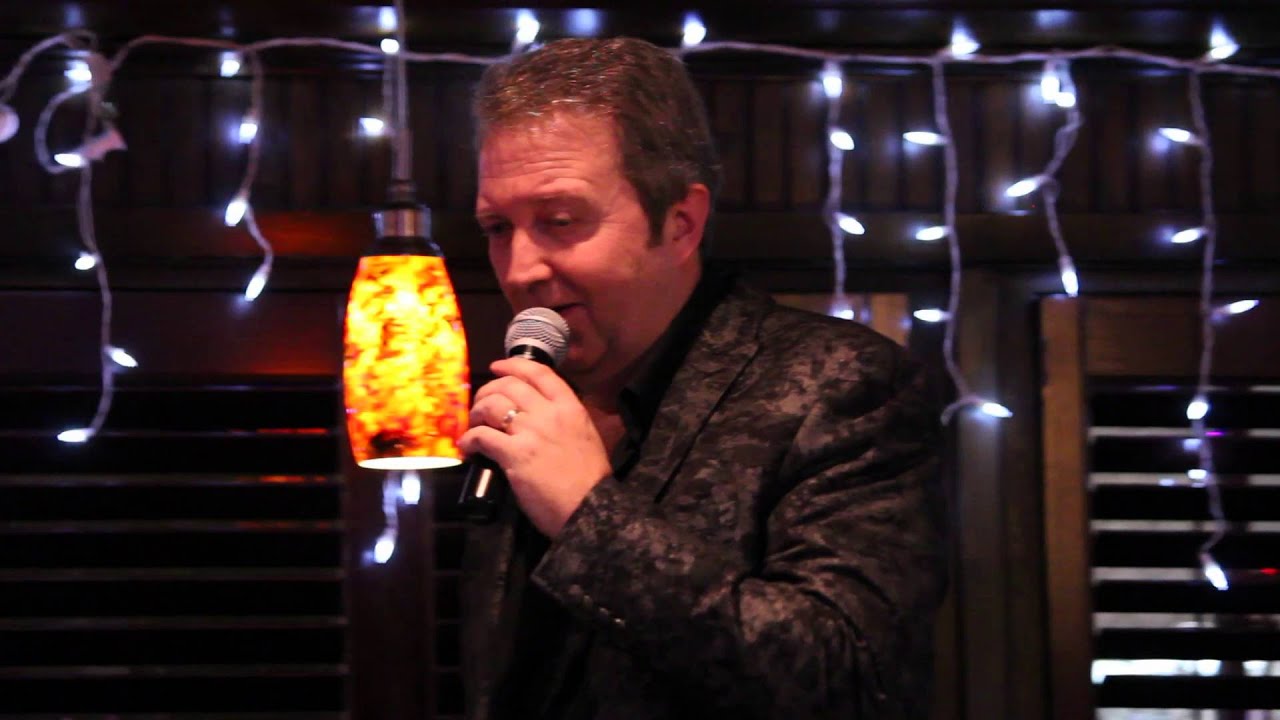 Colin Paul sings 'Just Pretend' Marlowes January 6th 2016