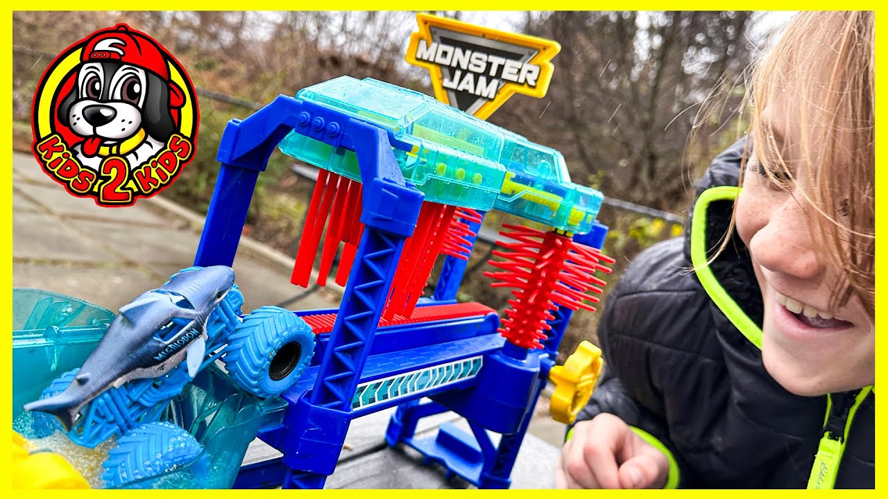 Monster Jam MEGALODON MONSTER WASH💧Color Change WATER COMPILATION