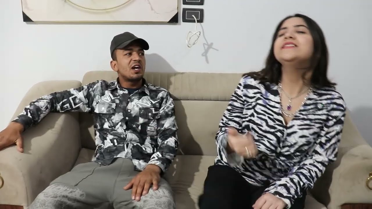 شاب راجع من السفر امه في نص الشارع في عز البرد والسبب مراته واخوها