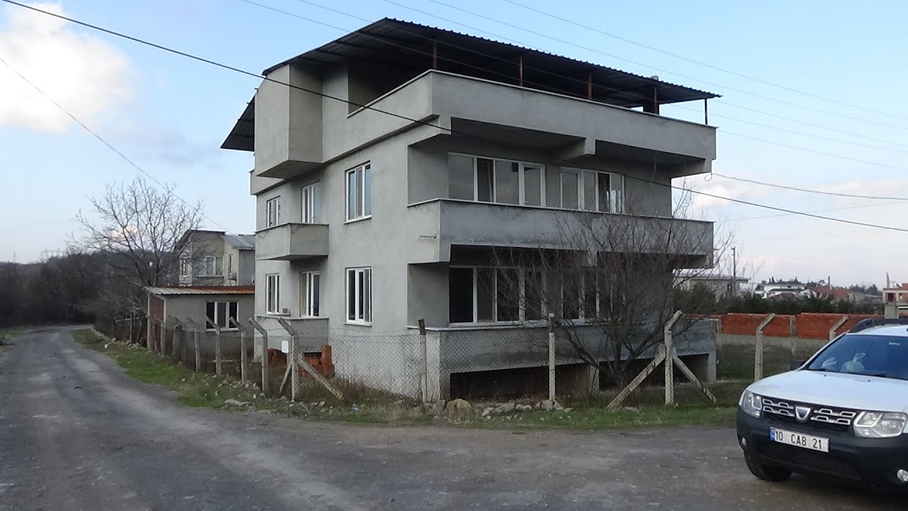 Satılık Müstakil Bahçeli Ev-Gönen Karalar Çiftliği 2,5 katlı köşe başı Ev-1.800.000 TL.