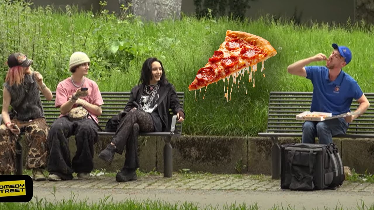 Pizzabote hat den Pizzabelag gegessen 🍕😂😂 | Comedystreet