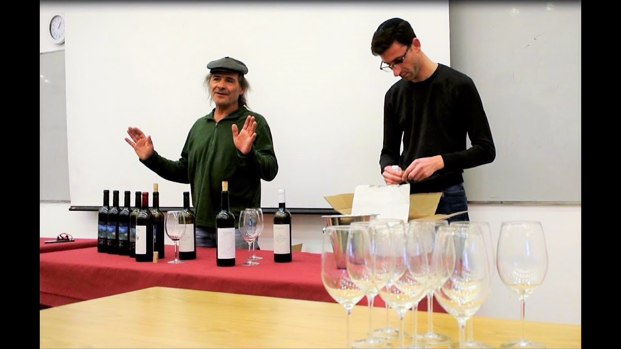 סדנת טעימות יין עם יורם כהן שהוא יינן ובעל יקב תניא - הכנס השנתי של מכון התורה והארץ תשע