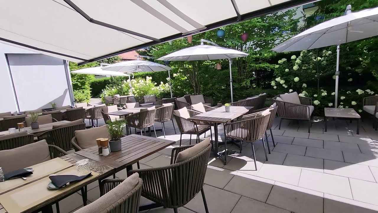 Acasa Suites hotel, Zürich Oerlikon. My favourite hotel. Room, courtyard, breakfast. 2022