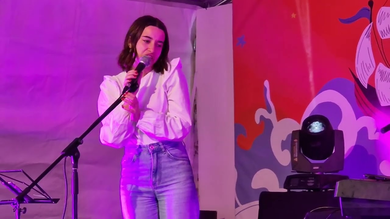 Juliana Anjo, Tiago Silva e Júlia Ochôa na Feira do Livro Funchal