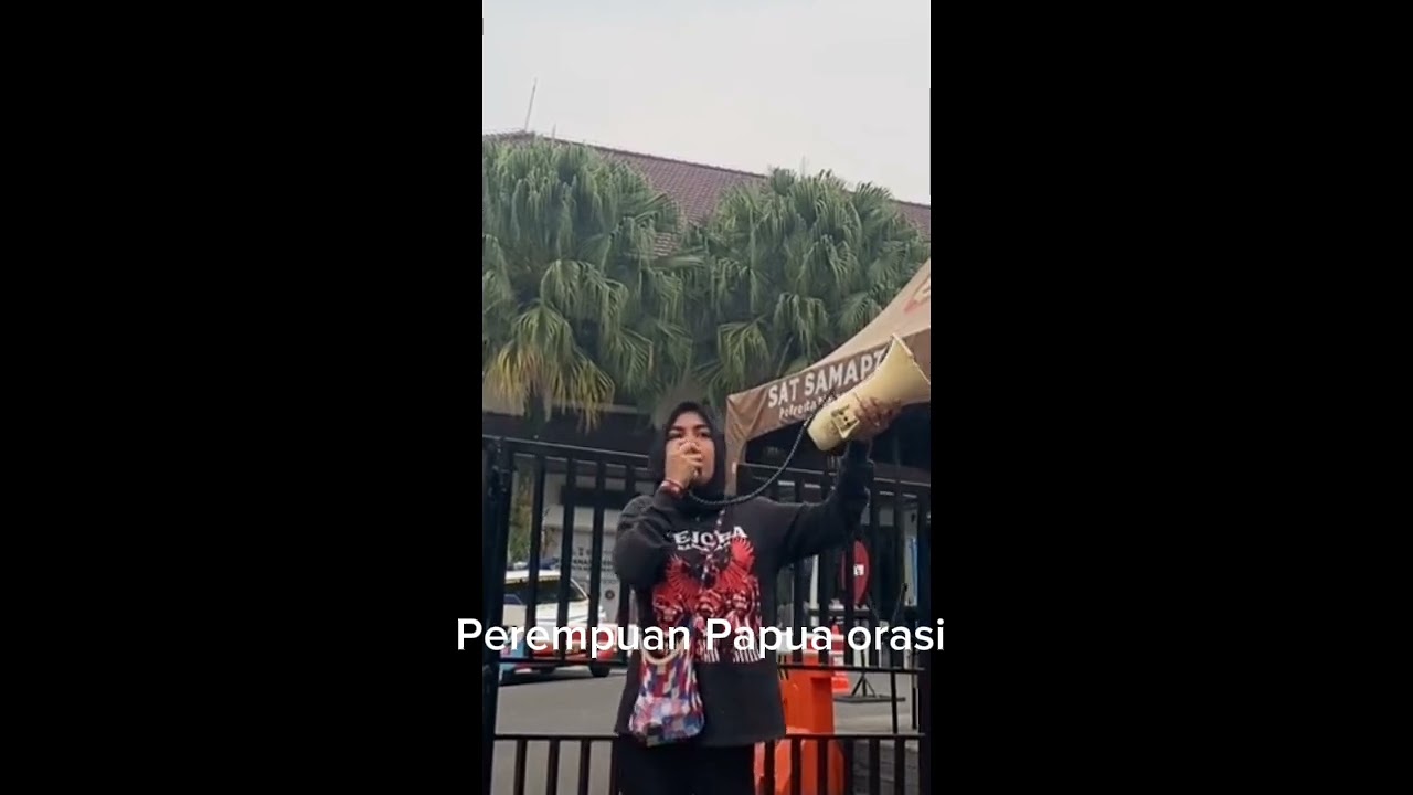 orasi penolakan transmigrasi ke papua