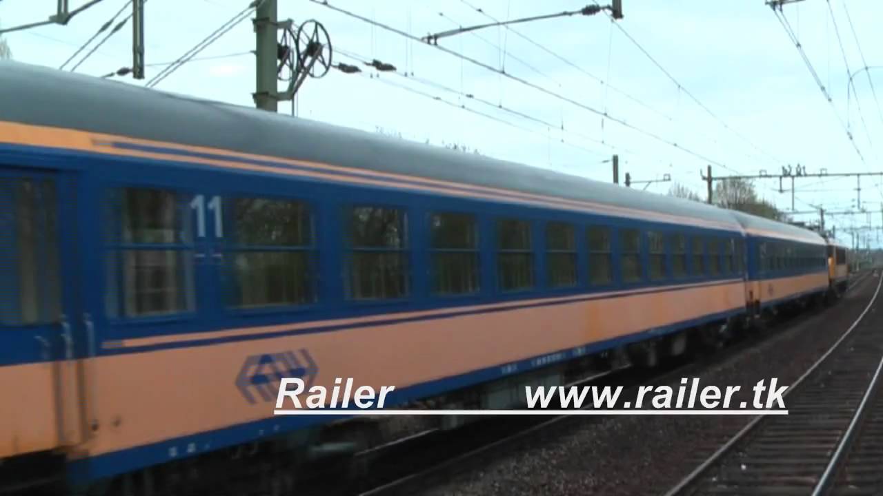 NS loc's 1858 en 1749 | Intercity met ICK materieel