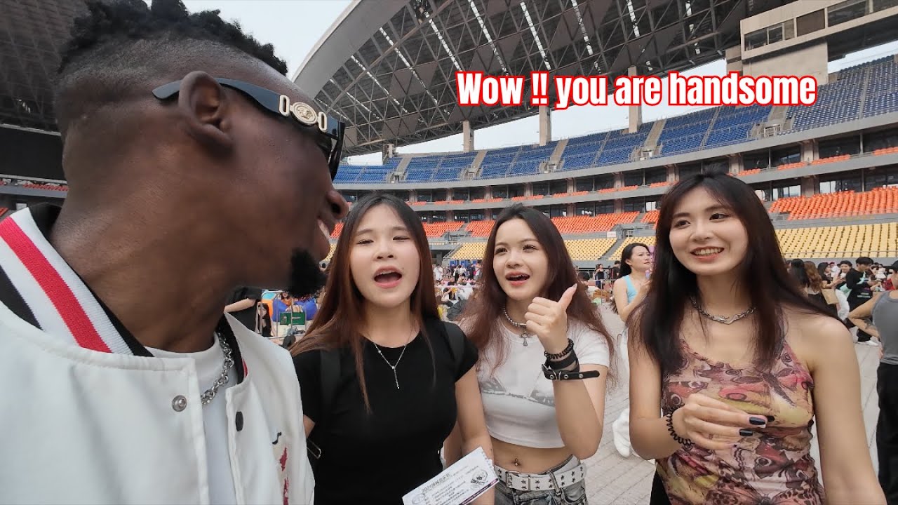 How Chinese Girls React To See BLACK GUY At China's biggest party city … 🇨🇳