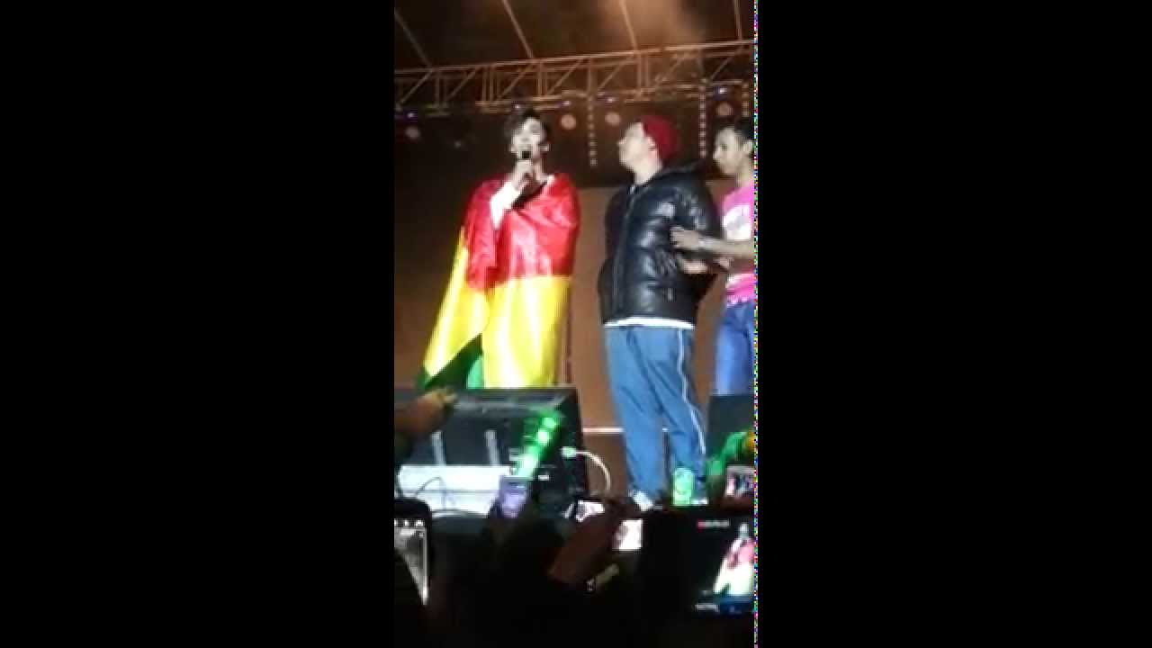 Park Jung Min & La Cholita :3 // Bolivia