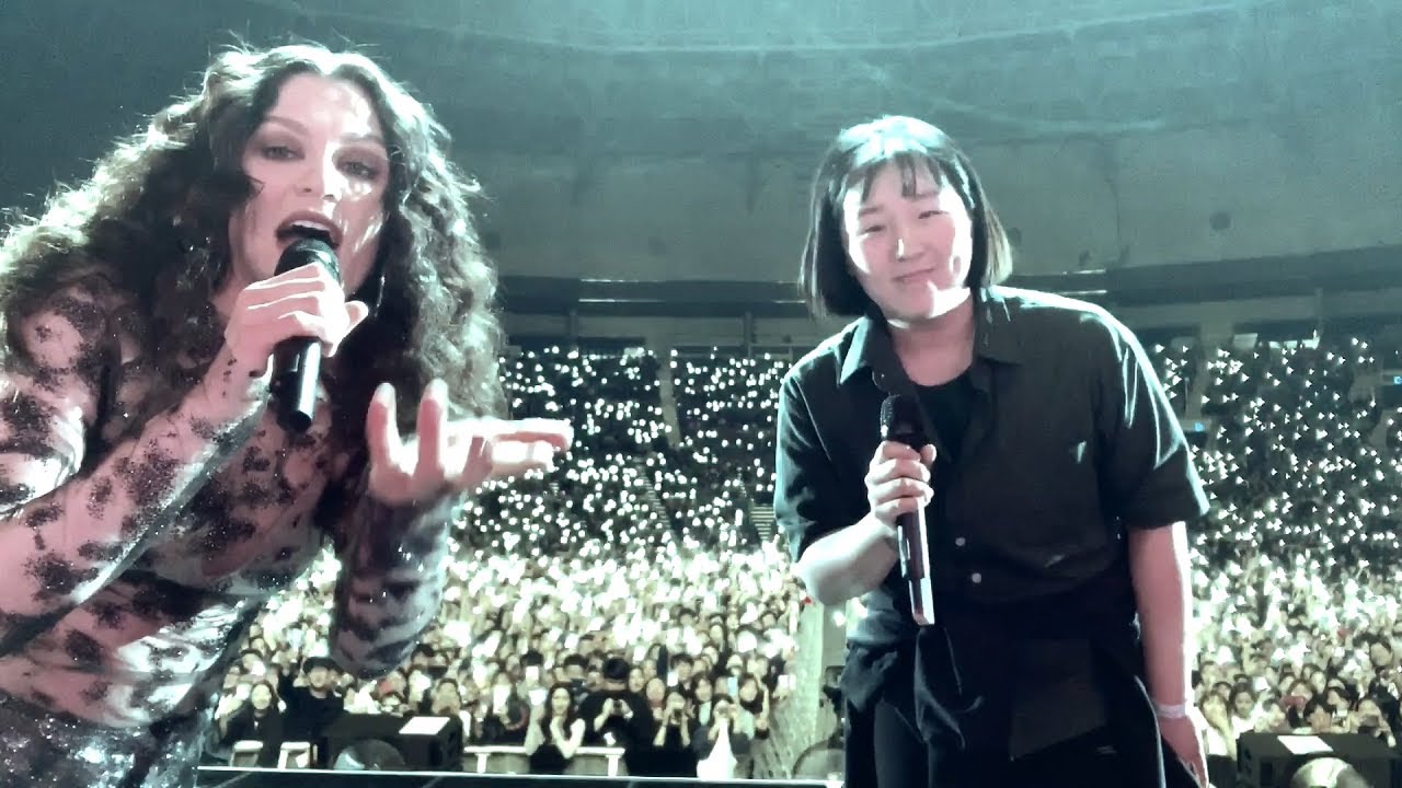 Jessie J 와  Flashlight 불렀습니다! 제시제이 내한공연 성덕된 팬 전지적 무대시점 (플래시 이벤트) JESSIE J live in Korea with a fans