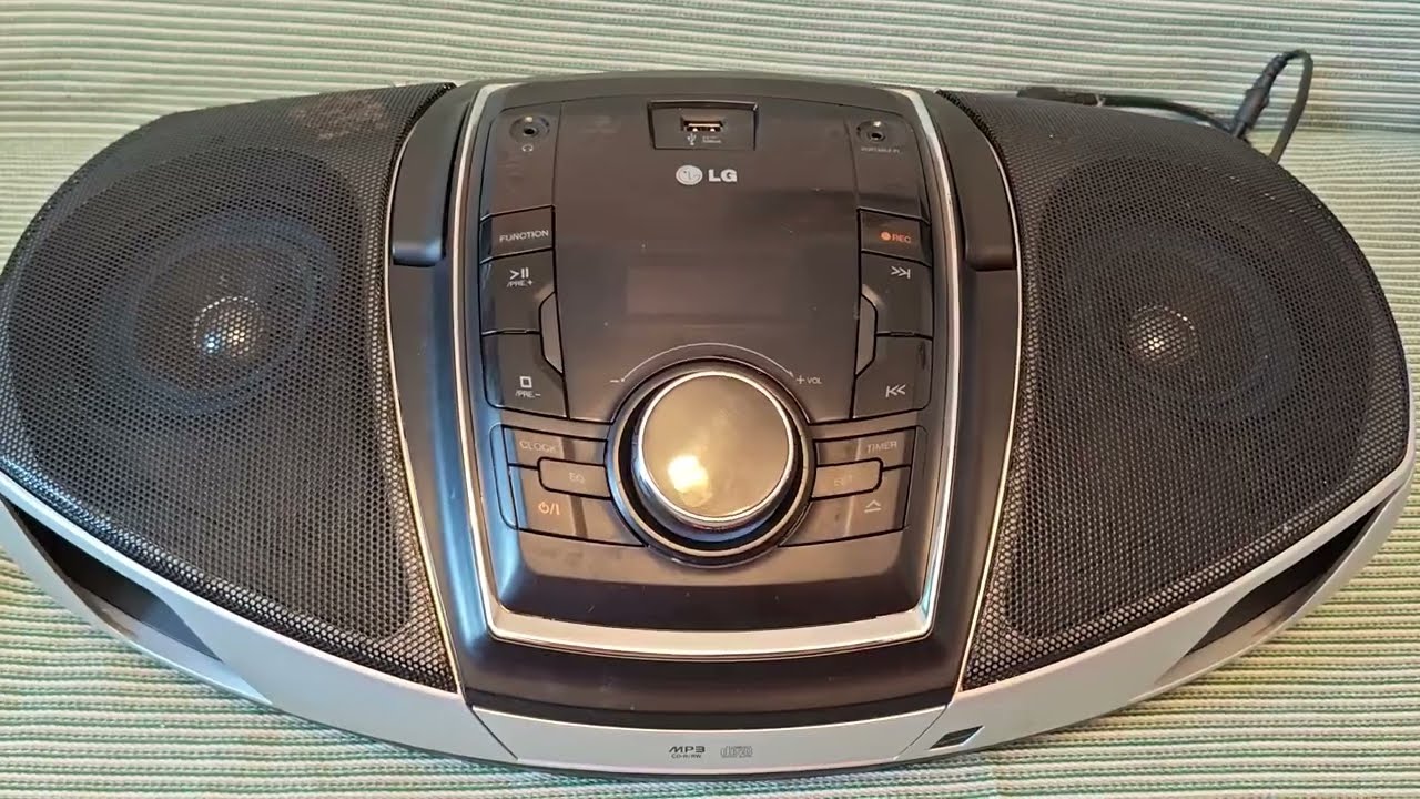Разборка и ремонт магнитолы LG SB-74. Что скрывает в себе аппарат конца 2000 х годов!