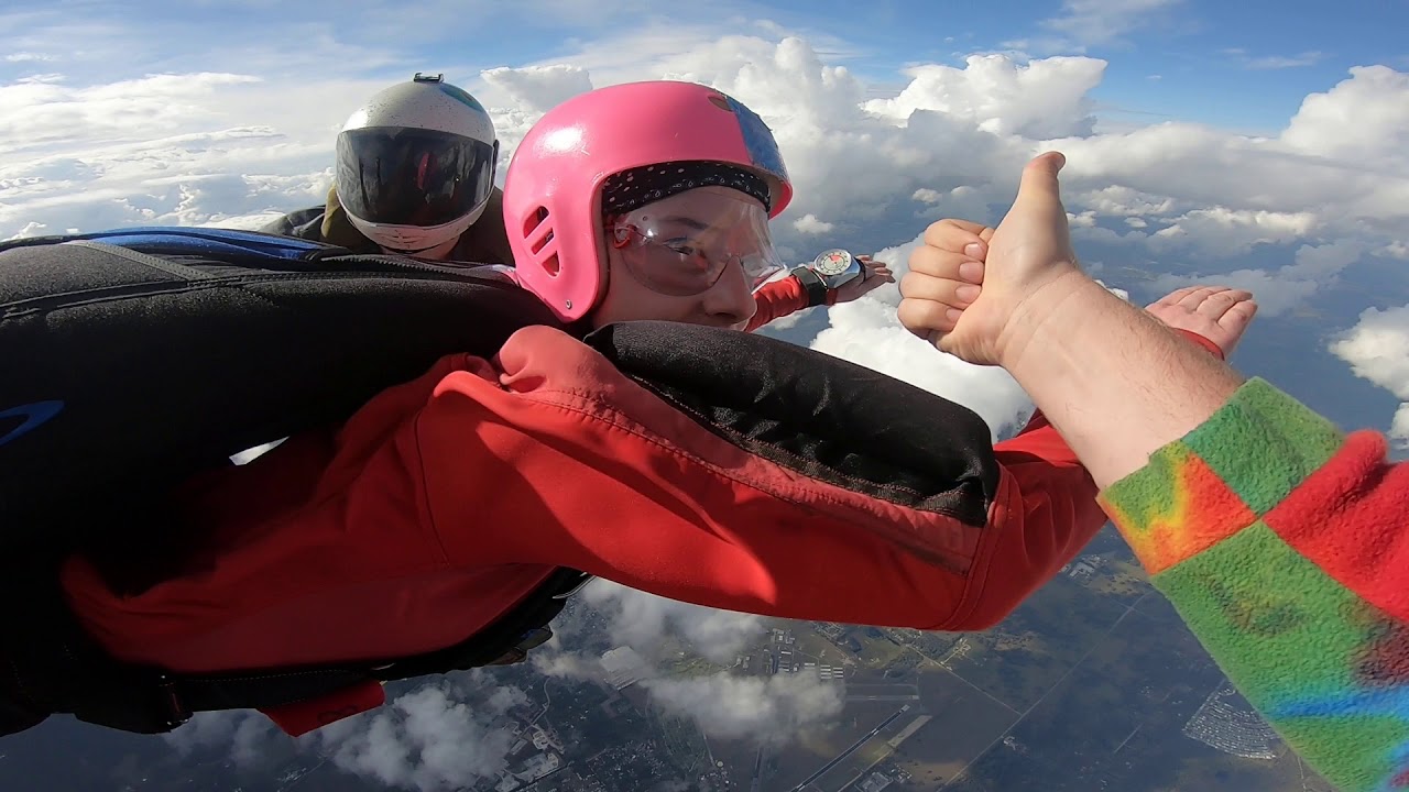 AFF Category B with Charlotte and Paul at Skydive City Z-Hills and Line Twist Opening