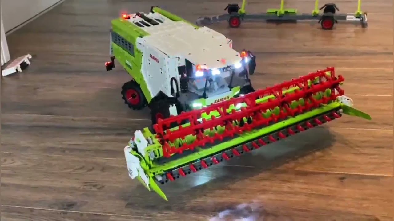 Lego Technic Claas Lexion 8900 Mähdrescher RC mit voller Beleuchtung