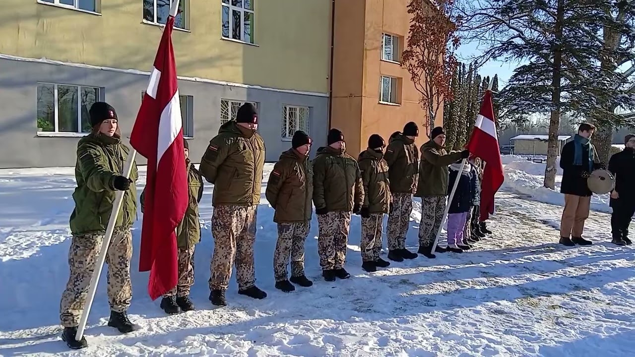 Barikāžu atceres pasākums pie Sūnu skolas