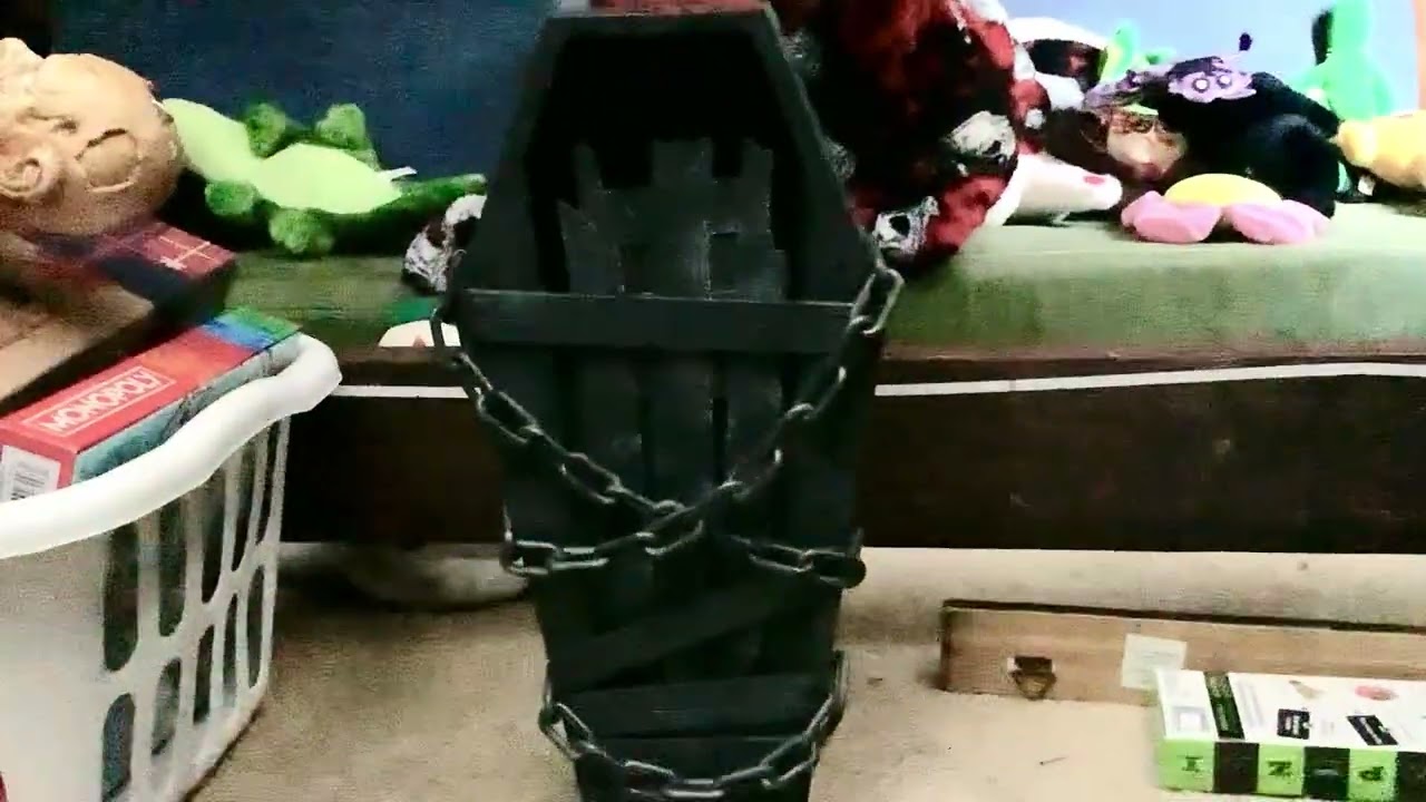 Gemmy 2005 cursed ￼coffin