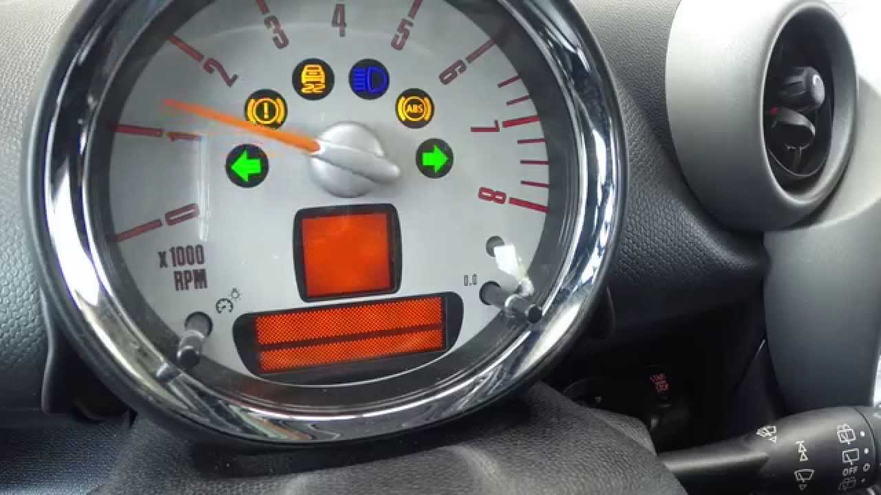Accediendo a menu oculto de Mini Countryman R60