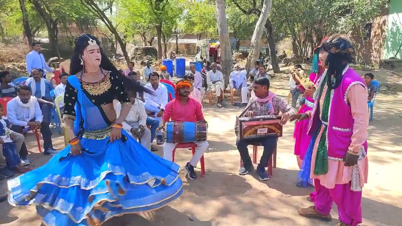 पलना में लल्ना खिला दो वलम बुंदेली डांस वीडियो!! रामपाल प्रजापति बहरूपिया कलाकार,, Bahrupiya DANCE 