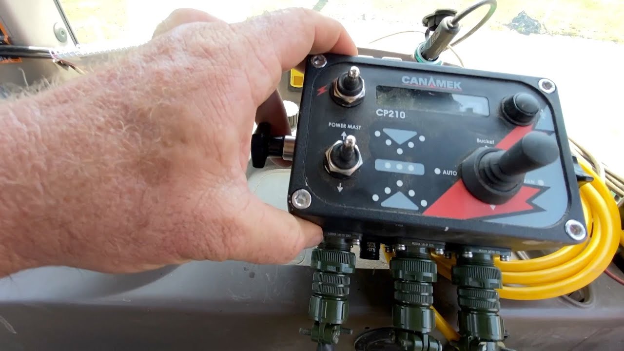Canamek Laser Grade Control Install In the John Deere tractor.