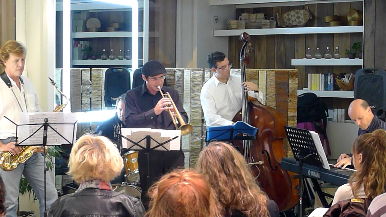 P1020369&nbsp;Gilles&nbsp;Seemann&nbsp;-&nbsp;Up&nbsp;top&nbsp;-&nbsp;Adrian&nbsp;Dearnell&nbsp;Quintet&nbsp;-&nbsp;2011