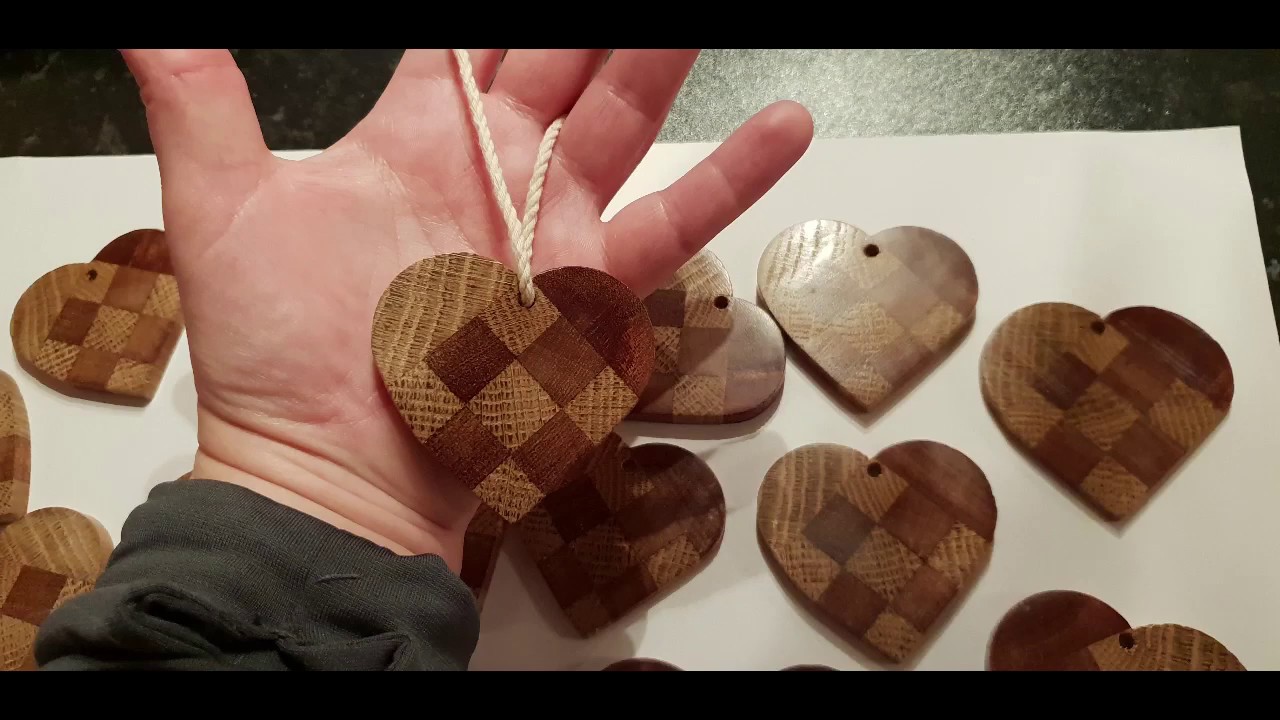 Wooden christmas hearts - made out of oak and mahogany