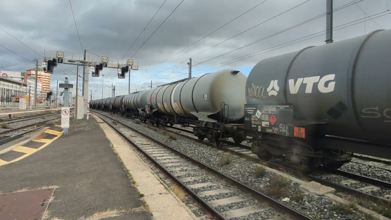 hexafret en gare de Clermont Ferrand bb 75000 + citernes.
