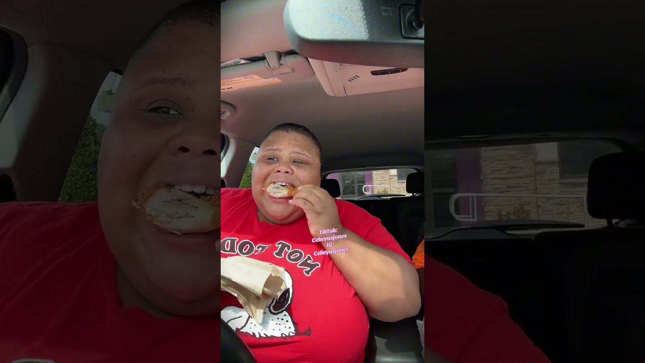 Eating Fried Chicken in the Car 🍗🔥 #EatWithCekeyus