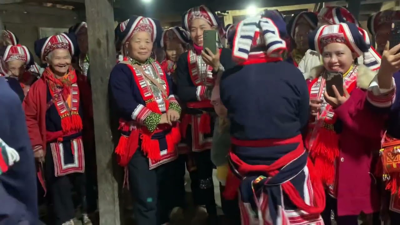 Đọc câu đối chúc mừng tân hôn rất hay và ý nghĩa| A pú