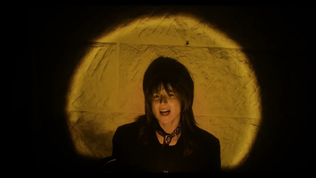 Zoe Graham - Even Though I'm Scared (Visualiser)