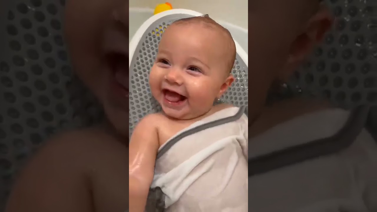 Beb&ecirc; dando risada - Sorriso mais fofo