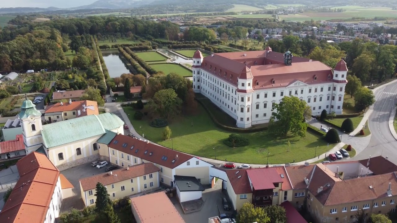 Holešov a zámek Holešov