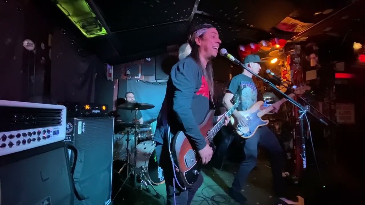 Stone Gnome 'Degloved' live