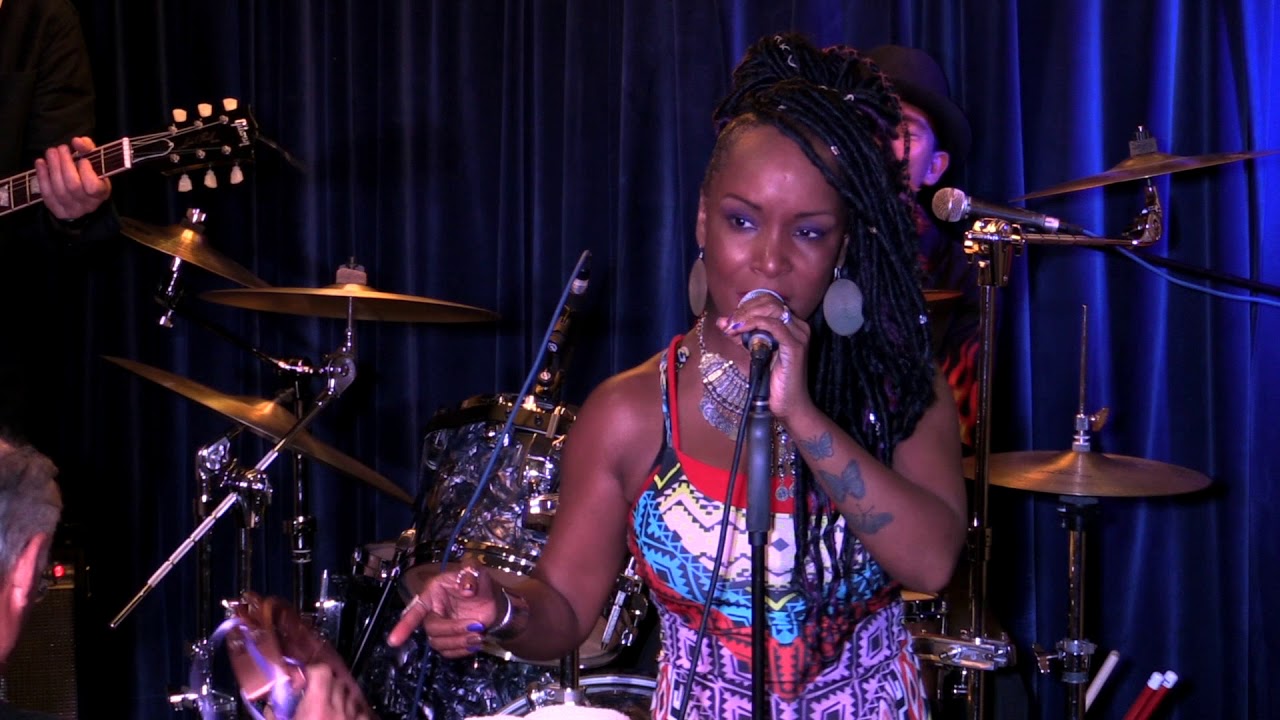 Kat Riggins - Hip Shake live - Muddys Club Weinheim