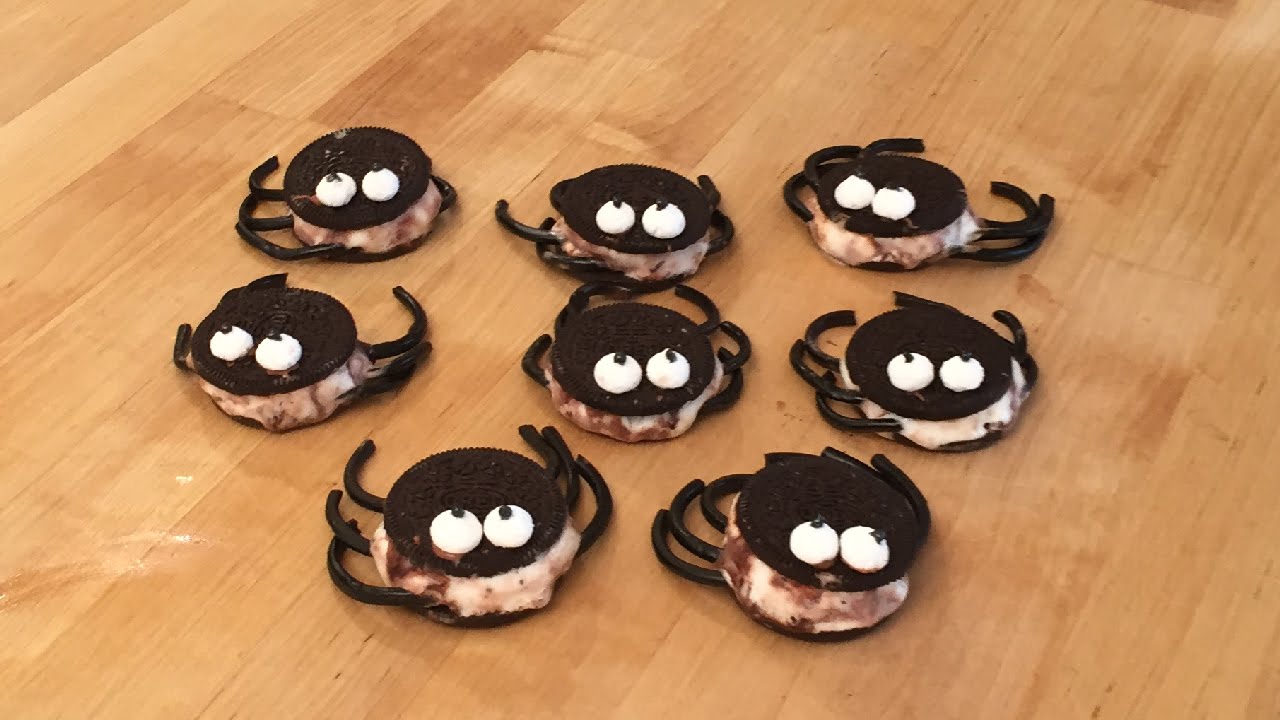 Spider Ice Cream Sandwiches - Cheeky Crumbs