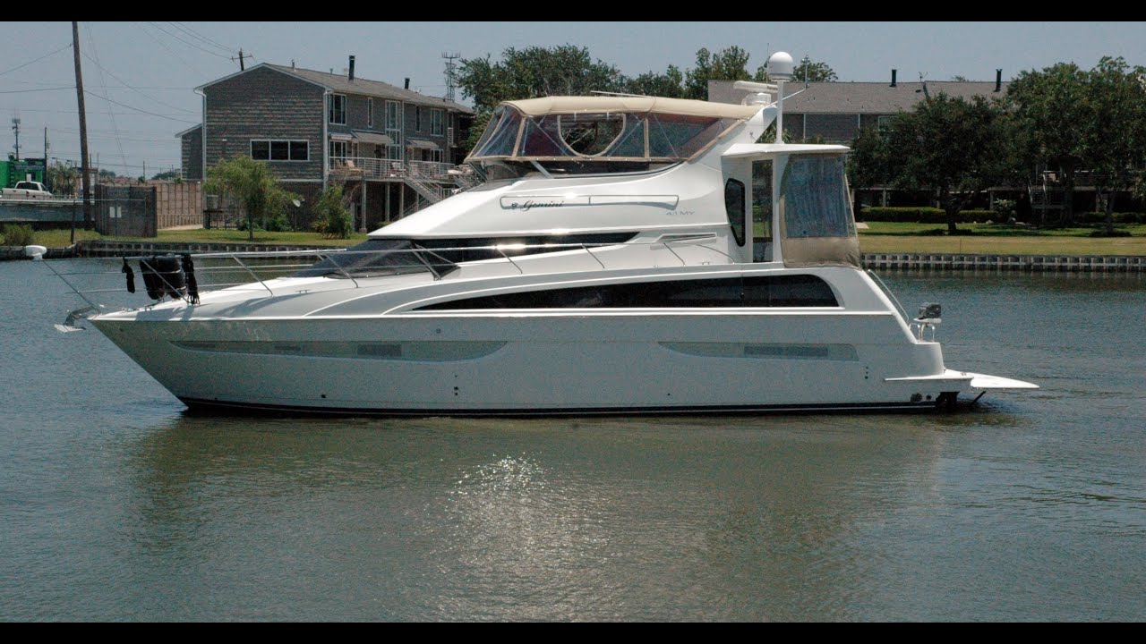 2007 Carver 43 Cockpit Motoryacht at Jay Bettis & Co. in Seabrook, Texas